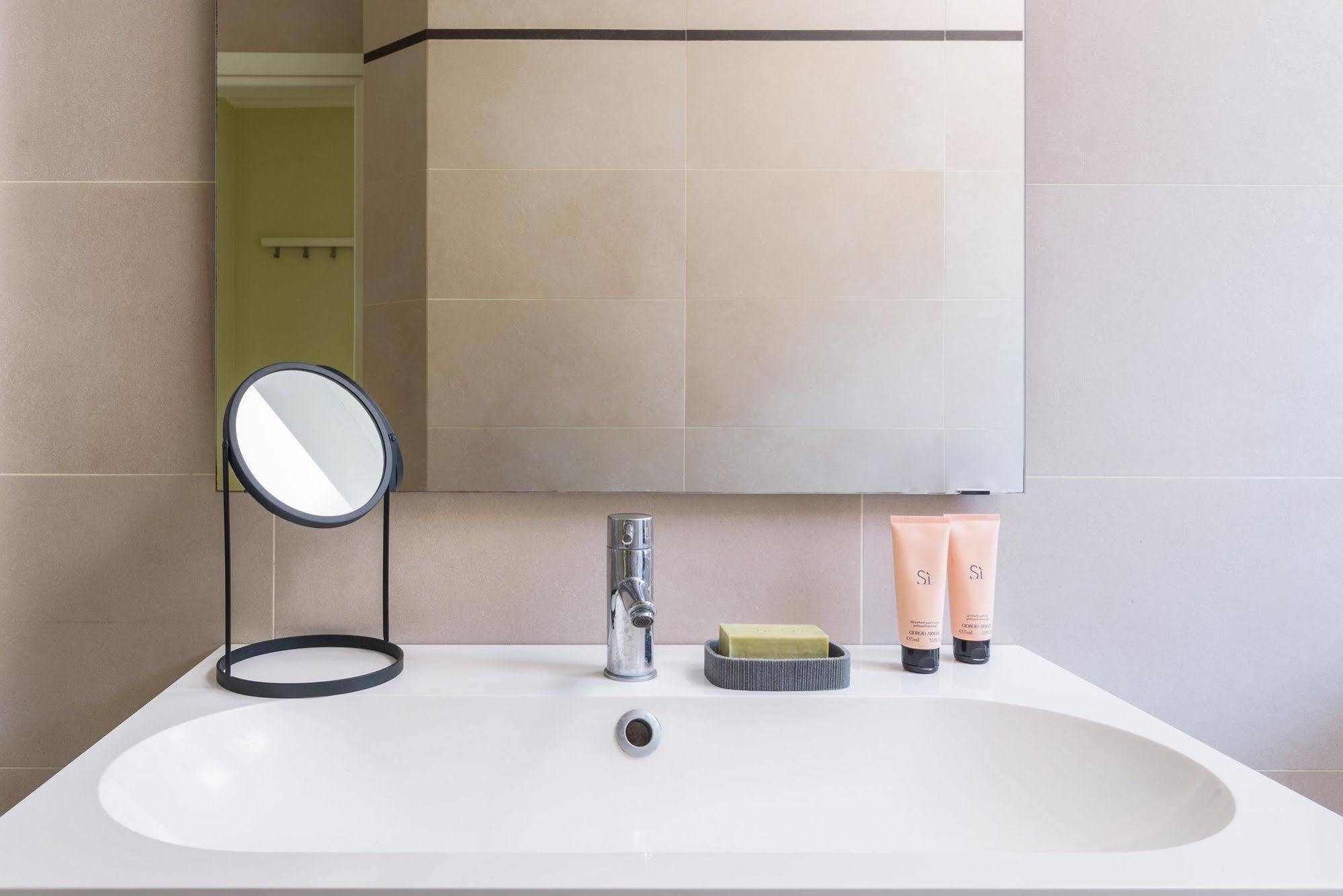 Alcuino Apartment มิลาน ภายนอก รูปภาพ